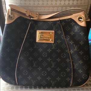 Louis Vuitton Galleria  pm bag FIRM
